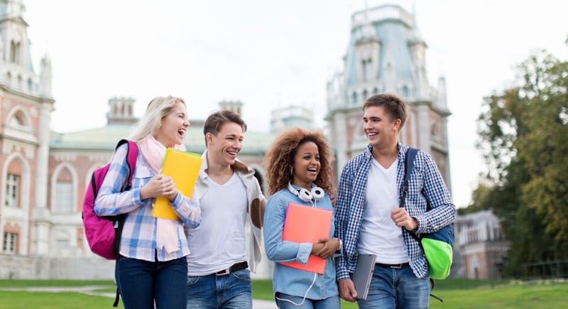7 Best Credit Cards for Students In the US 2024